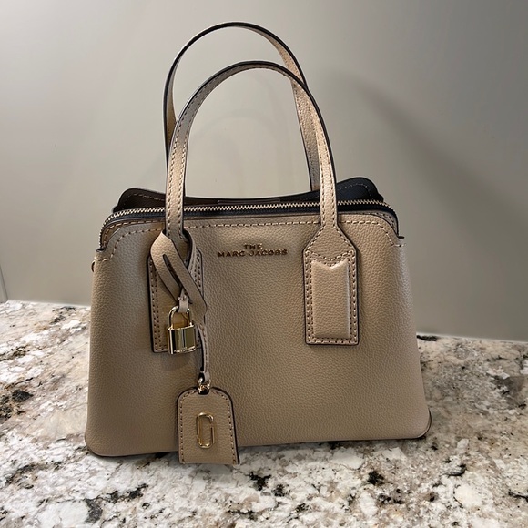 Marc Jacobs Handbags - Never Used Marc Jacobs Editor 29 Tote